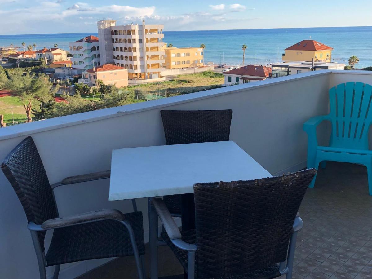 Attico Tacito Daire Ventimiglia Dış mekan fotoğraf